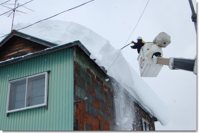 屋根雪下ろし（高所作業）