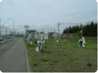 09.5.12  町内ゴミ拾い、国道12号と函館本線沿い.jpg