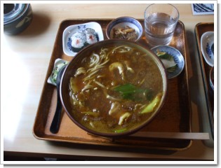 かねみの生粉打ちそば（カレー）