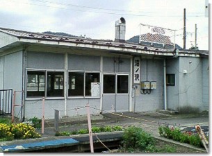 沼ノ沢駅ホーム側駅舎