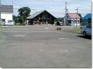 中小屋駅前