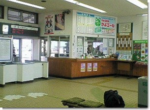 砂川駅舎内