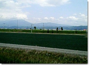 学田駅ホーム風景