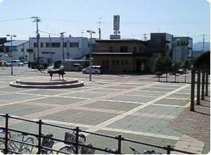 奈井江駅前